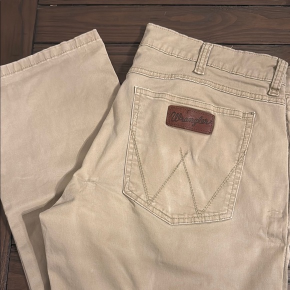 Wrangler Other - MEN'S WRANGLER RETRO® SLIM FIT STRAIGHT LEG PANT Tan  34 x 32